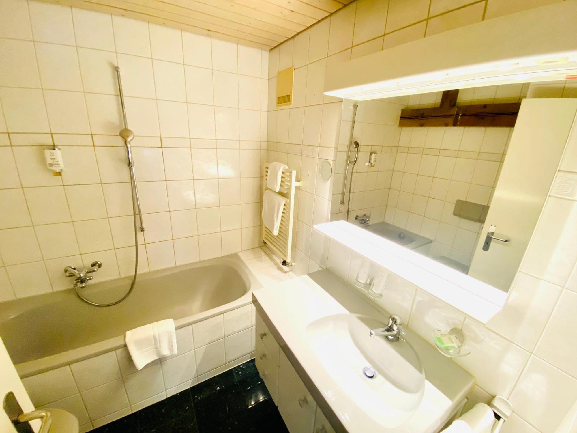 Gasthof Kreuz Egerkingen Quarto foto